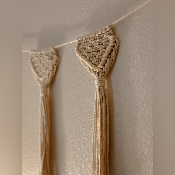 Macrame banner wall hanging - Picture 4 of 4